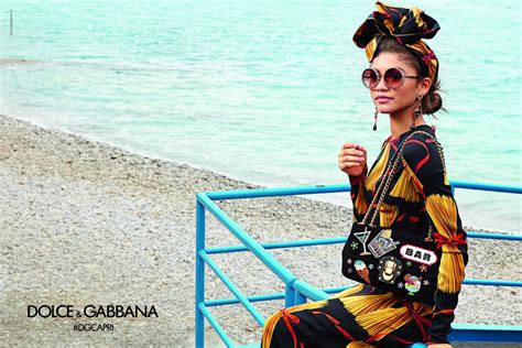 Il Modello di Pubblicità Dolce & Gabbana che Incanta Capri.